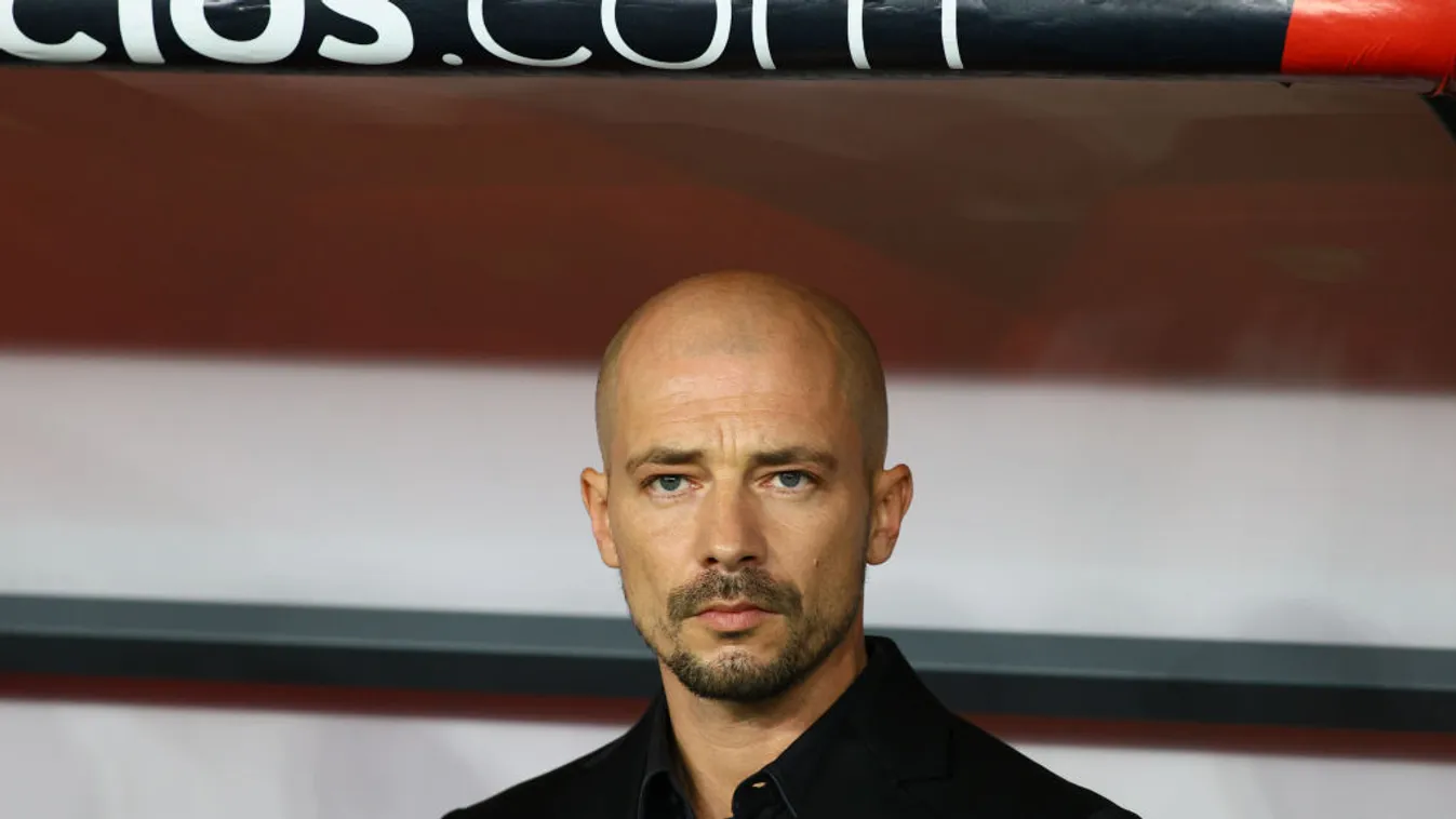 Bemutatták a DVSC új vezetőedzőjét