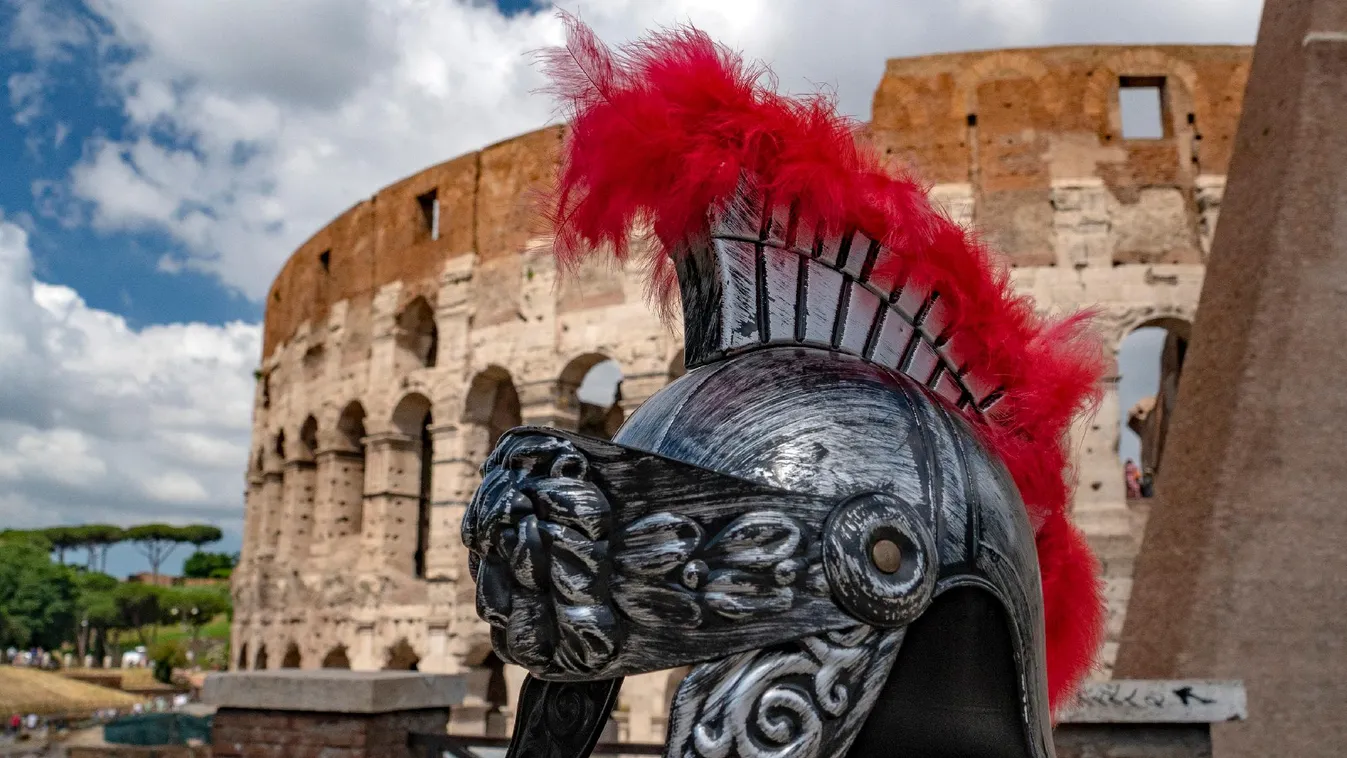 „Üdvözlégy Ceasar, a halálba indulók köszöntenek” - gladiátorként is kipróbálhatják magukat turisták a római Colosseumban