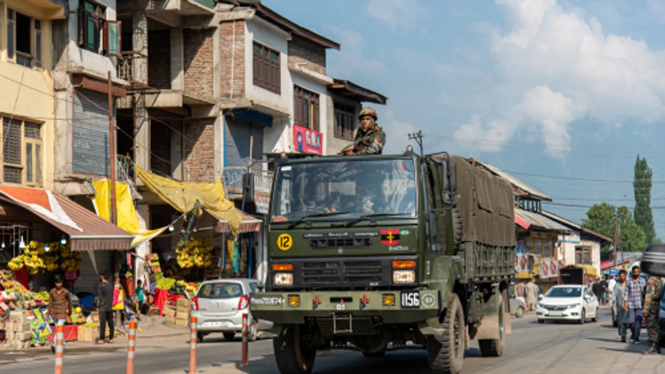 Pakisztánban gyerekek is meghaltak egy pokolgépes merényletben