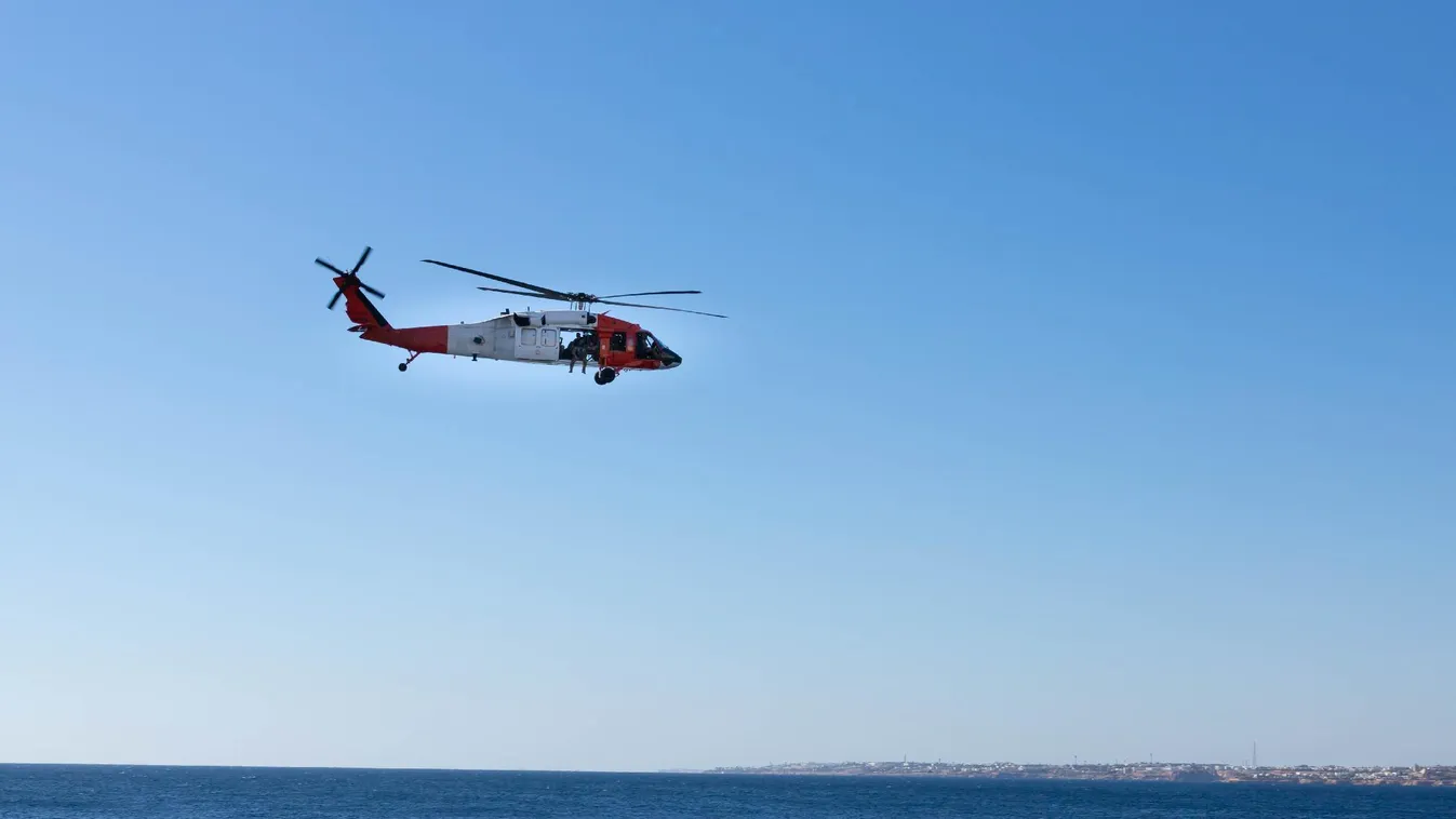 Túlélőket és holttesteket is találtak a Vörös-tengeren elsüllyedt turistahajónál