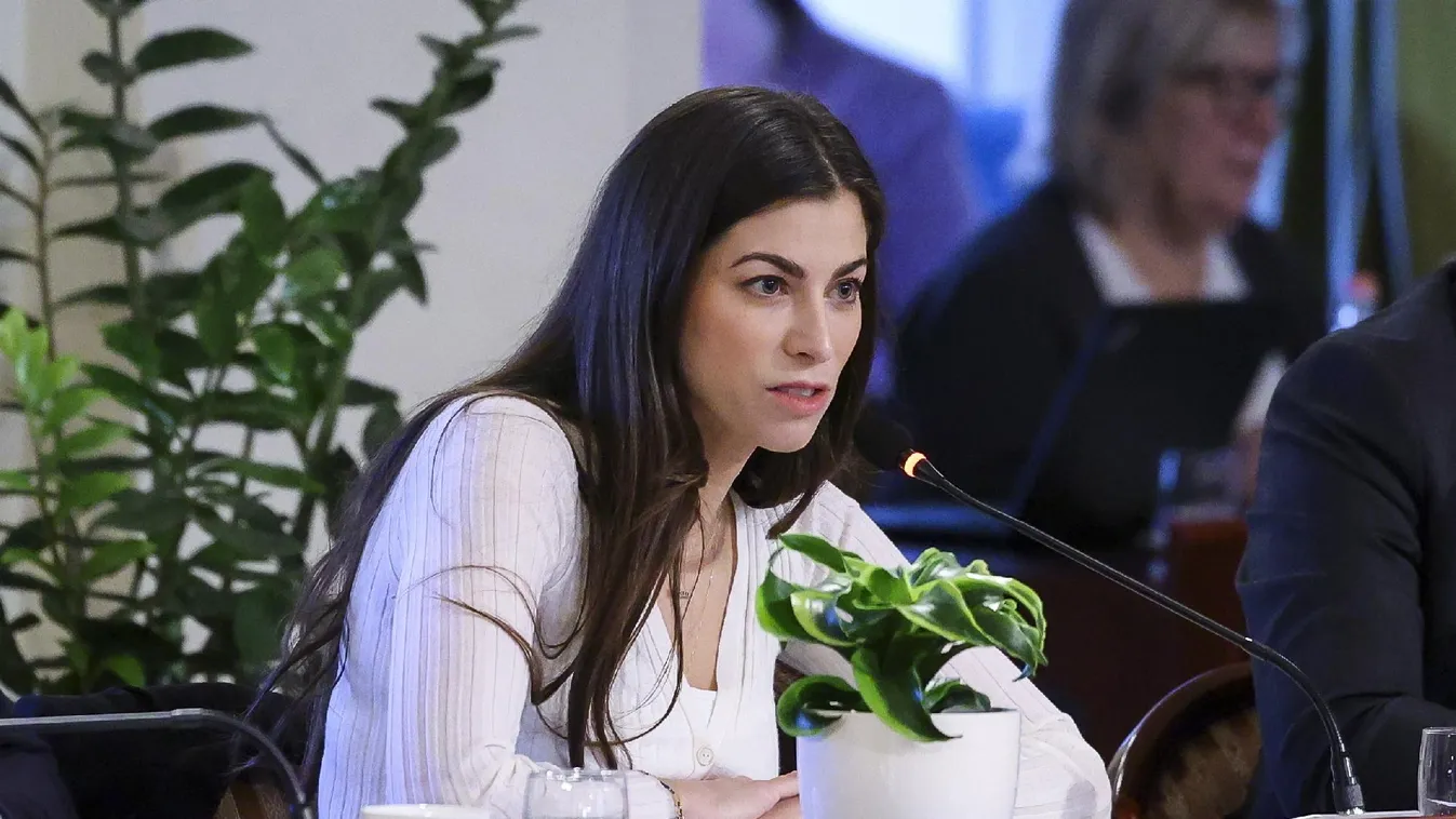 Szentkirályi Alexandra: A Tisza Párt minden tagja megszavazta a budapesti parkolási díj emelést + videó