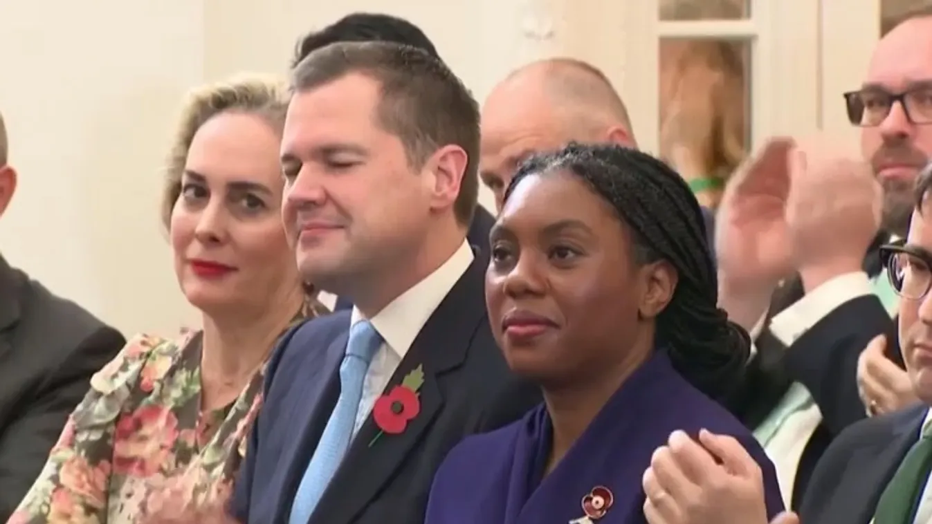 Kemi Badenoch volt kereskedelmi minisztert választották az ellenzéki brit konzervatív párt új vezetőjévé + videó