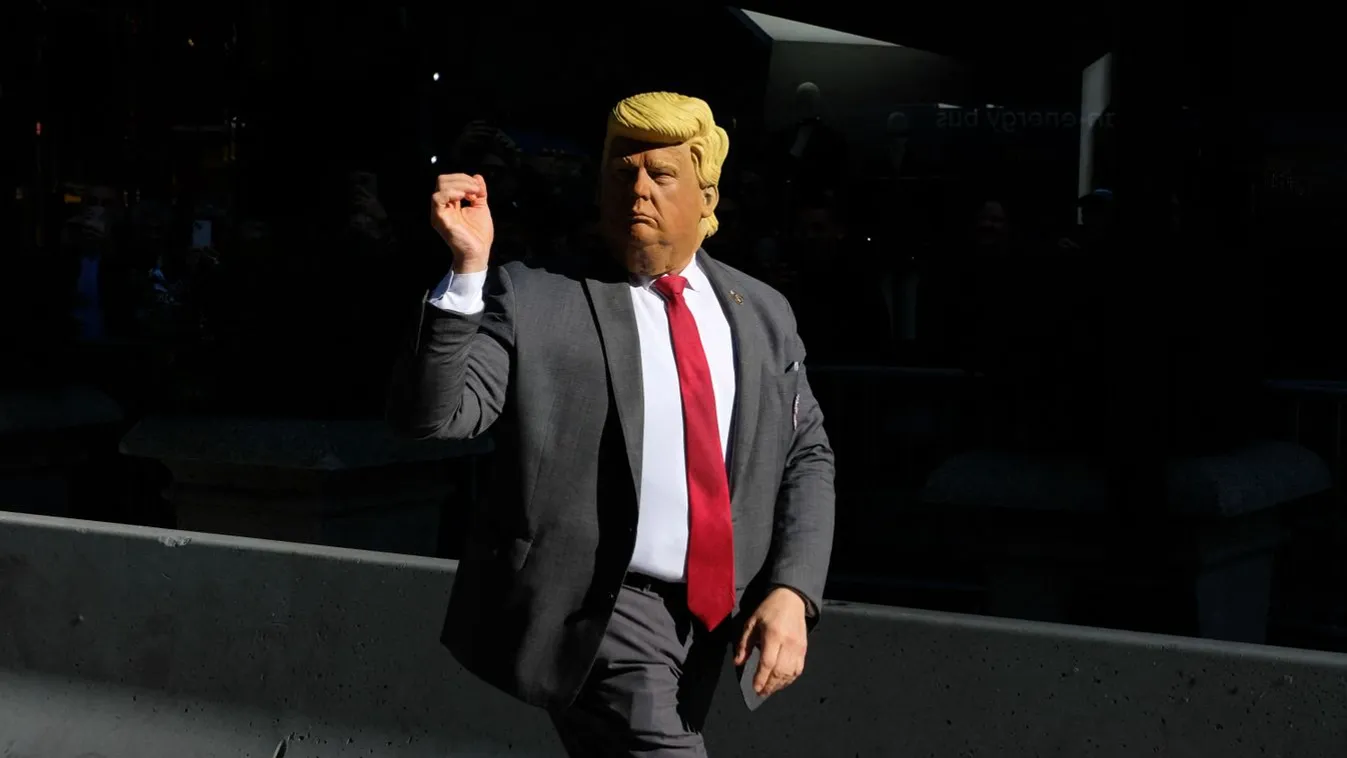 Van egy férfi, aki különösen jól járt Trump győzelmével + videó