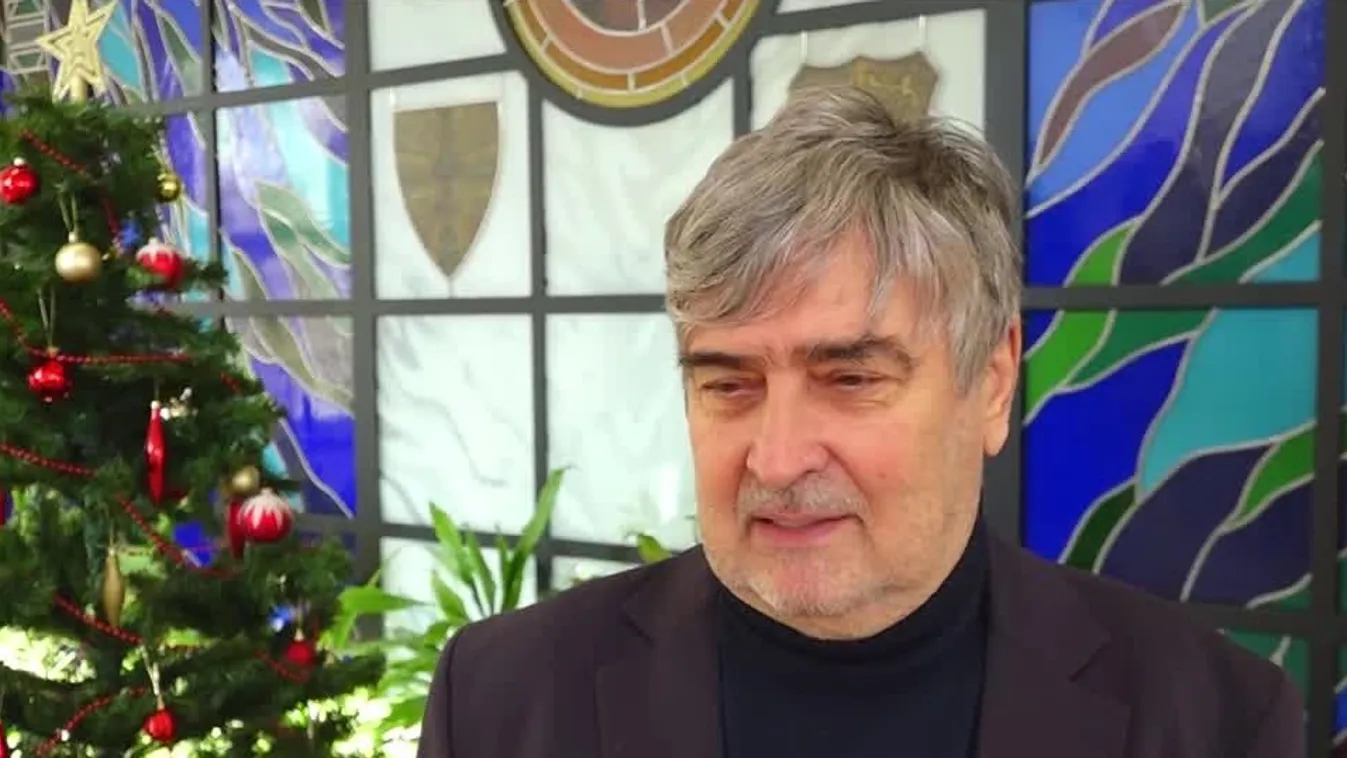 Szilágyi Jenő, a HírTV dél-dunántúli tudósítója vehette át "Pécsi Felsőoktatásért” sajtódíjat + videó