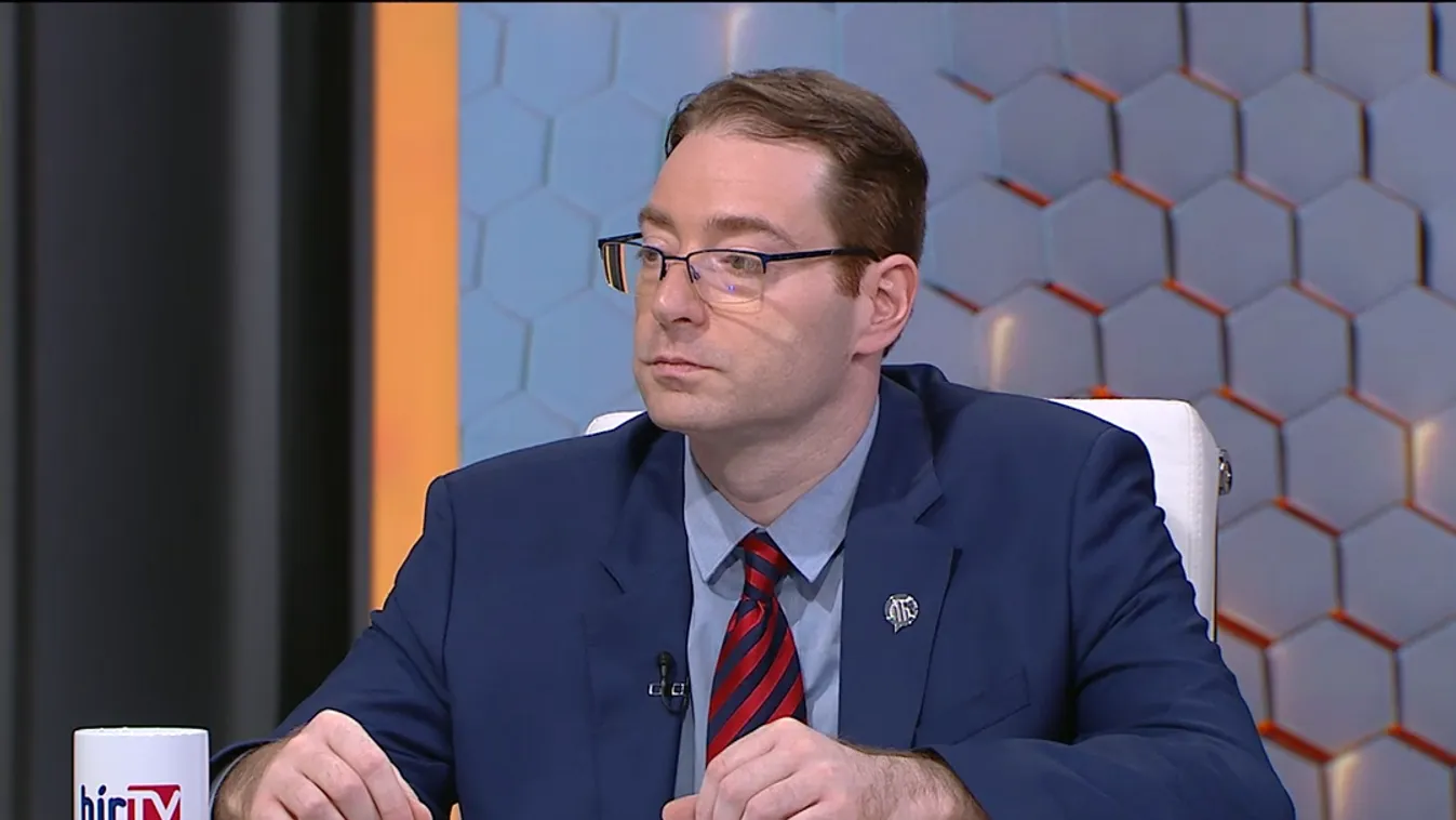 Láncreakció: Jelzőrakétát lőtt ki egy német helikopter felé egy orosz hajó a Balti-tengeren + videó