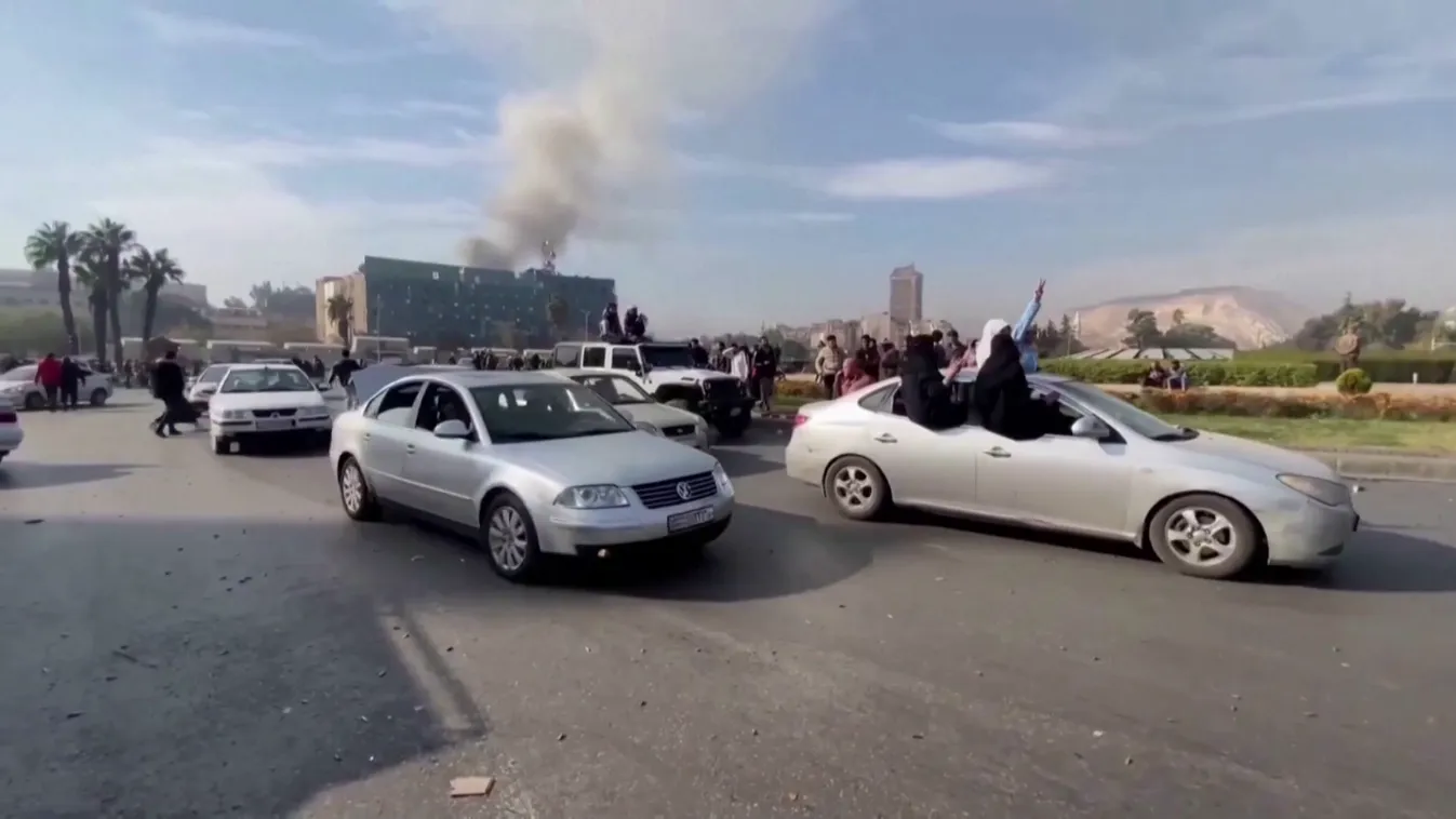 Özönlenek vissza hazájukba az Aszad-ellenes szírek + videó