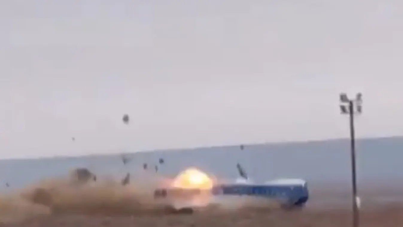 Frissítve! Videóra vették, hogy közel 70 utassal a fedélzetén lezuhan az azeri gép + videó