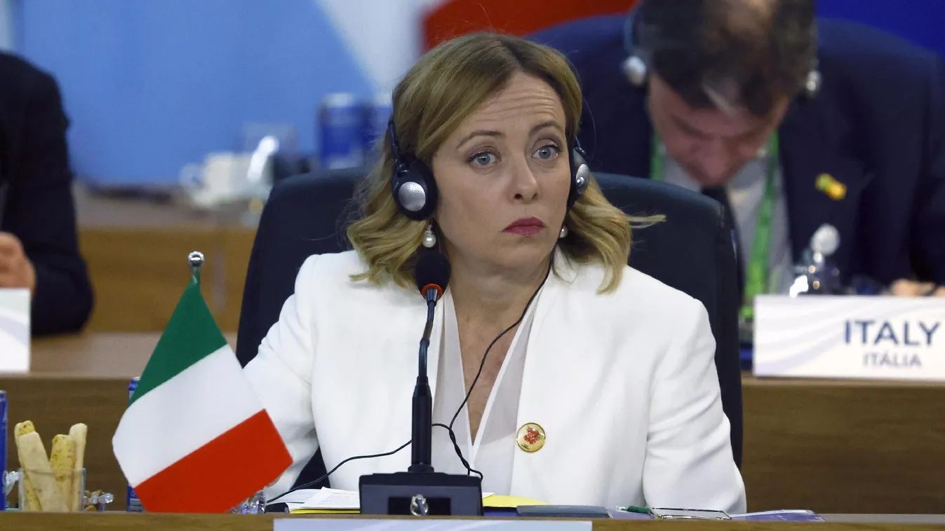 Váratlan és nagy lépésre szánta el magát az olasz kormányfő