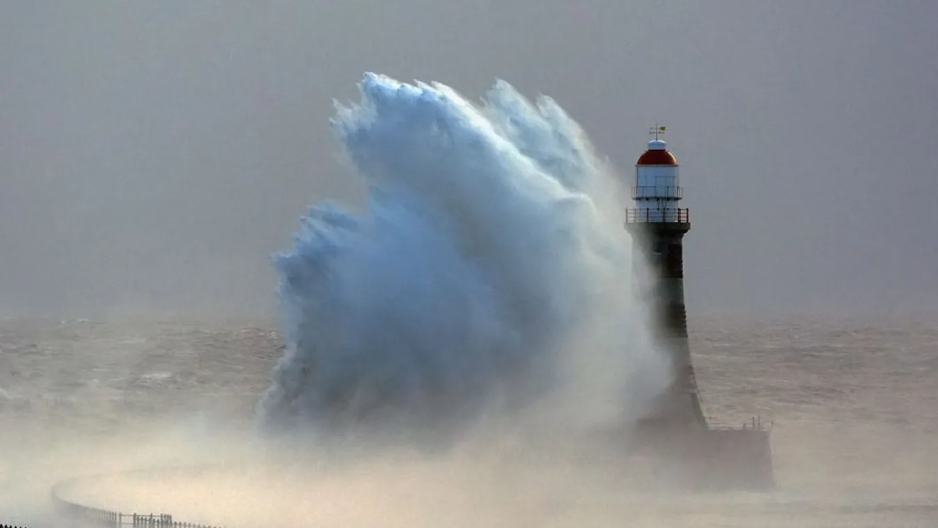Brutális erejű vihar csapott le a Brit-szigetekre
