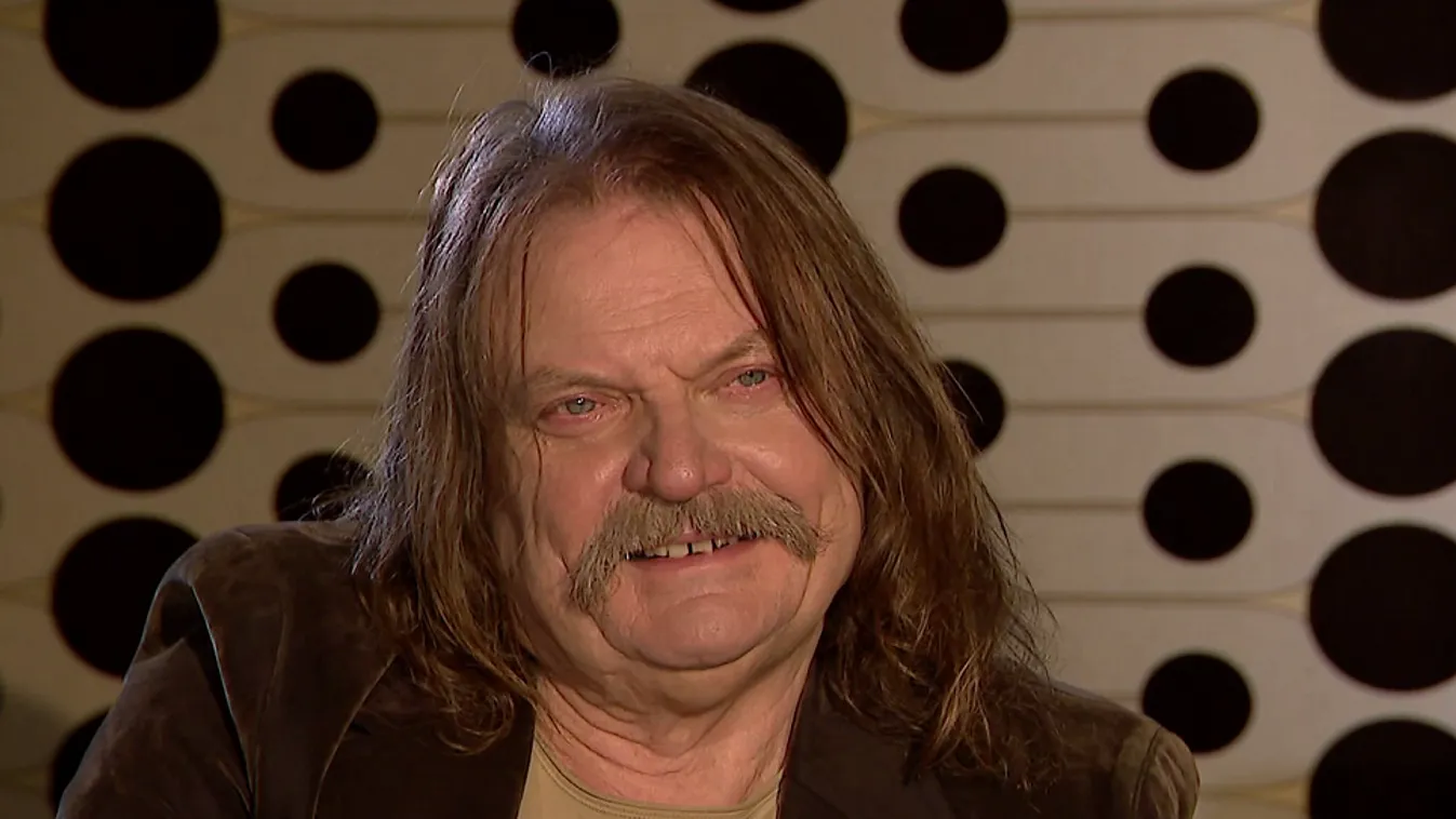 Leslie Mandoki zenevonata robog tovább + videó