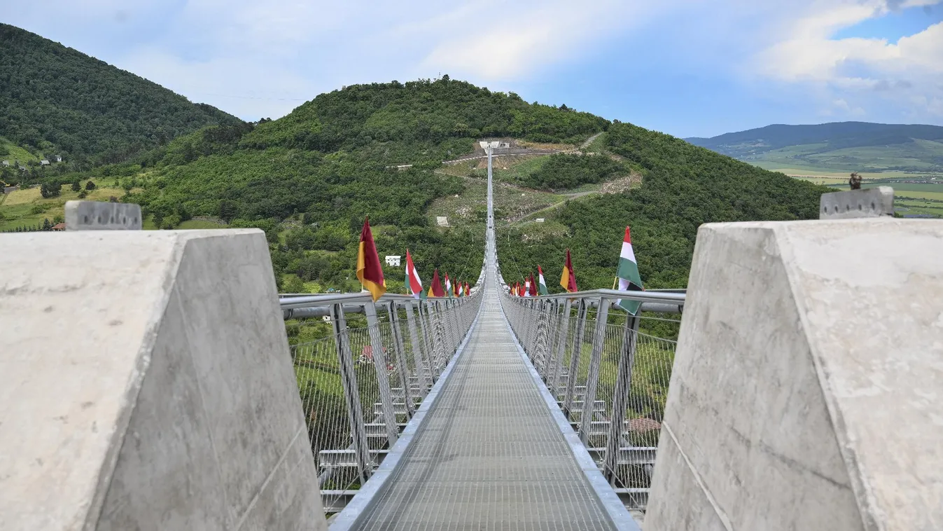 A Nemzeti összetartozás hídja lett a világ leghosszabb fesztávolságú gyalogos függőhídja