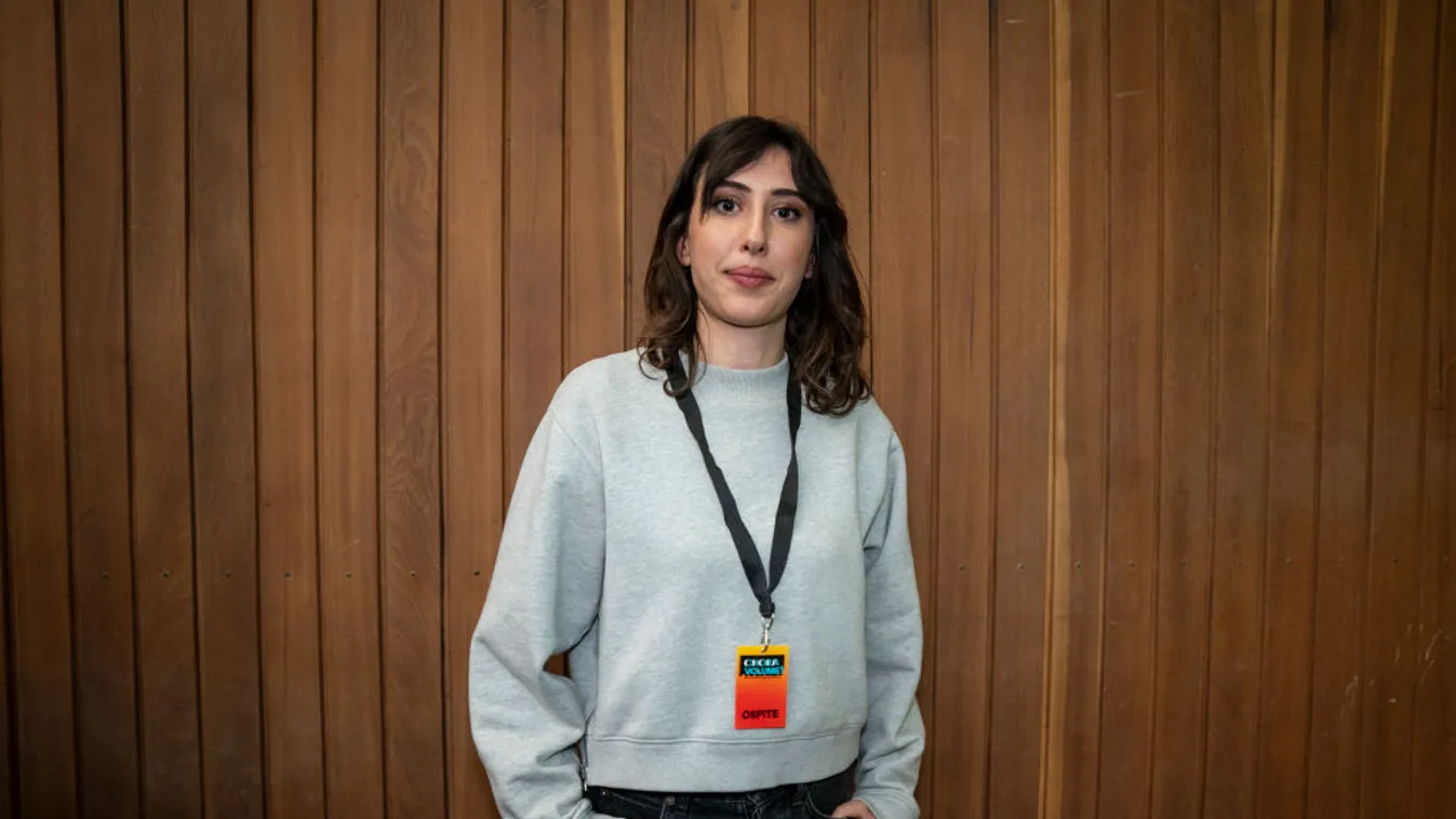 Az iszlám törvényeinek megsértése miatt letartóztattak egy fiatal olasz újságírónőt Iránban