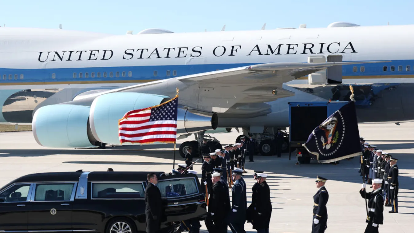 A legmagasabb állami tiszteletadással helyezték ravatalra Jimmy Carter koporsóját az Egyesült Államok törvényhozásának épületében