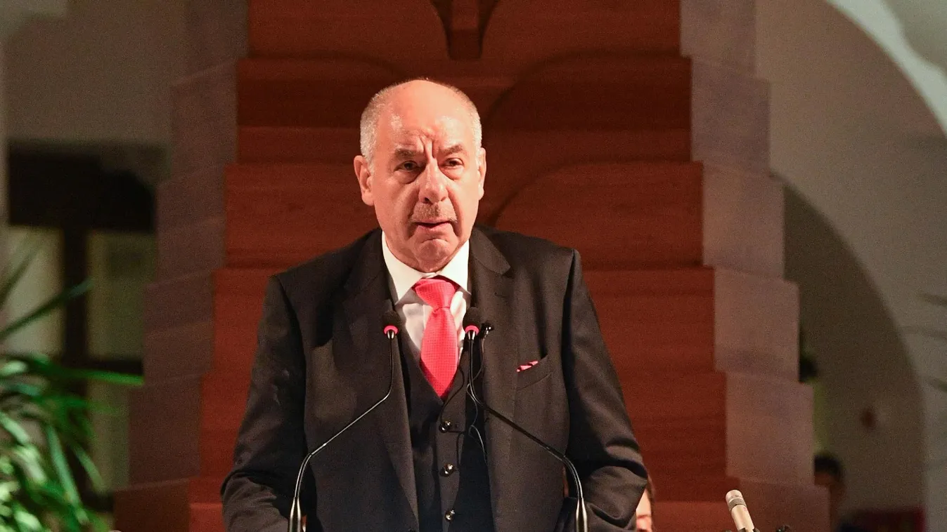 Sulyok Tamás arra utalt, hogy Magyar Péter demagóg elvárásokkal provokálja őt