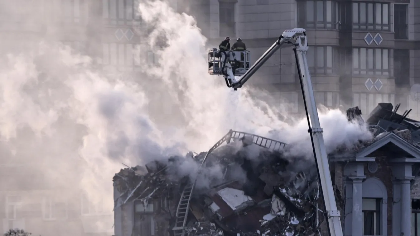 Drónroncsok végeztek szörnyű pusztítást Kijev belvárosában