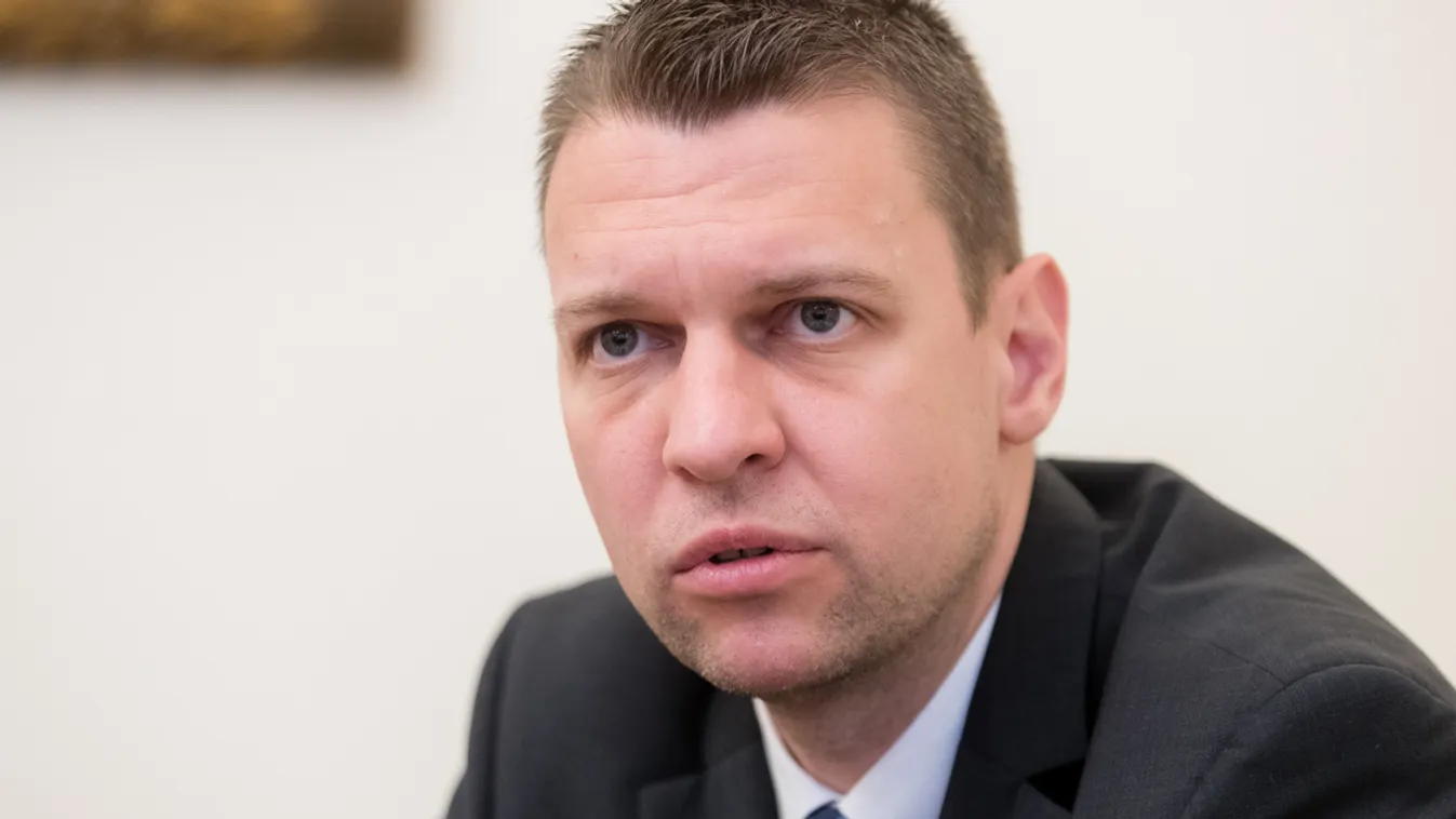 Menczer Tamás: a háborúpártiak elvesztették Washingtont, de Brüsszelben ők vannak többségben