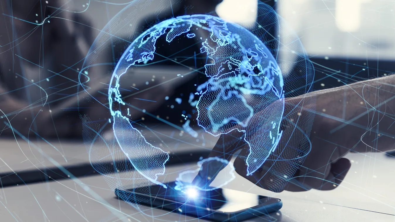 A Szakértő házigazdája, Tóth Máté jogász most elmondja, hogy milyen lehet az új, trumpi világ + videó