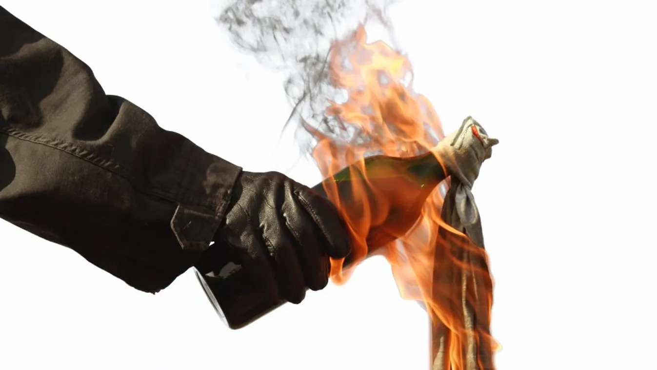 Eszeveszett tombolást rendeztek a migránsbandák szilveszter éjjel Brüsszelben + videó