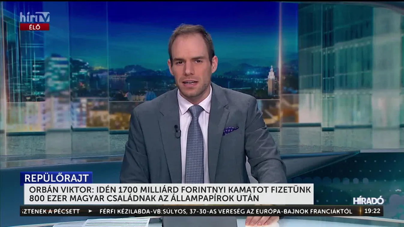 Orbán Viktor: Elindult a repülőrajt