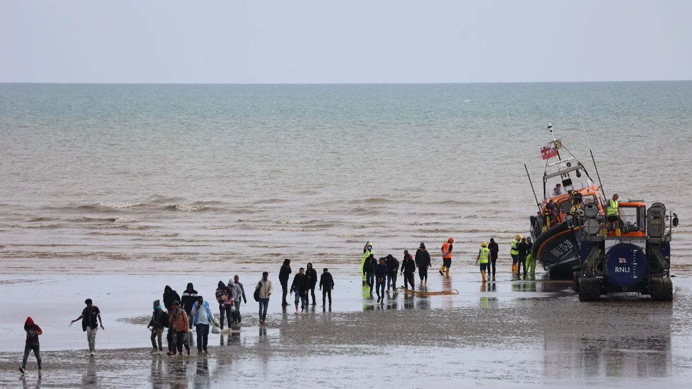 Tavaly negyedével nőtt a csónakokon illegálisan Nagy-Britanniába érkezők száma