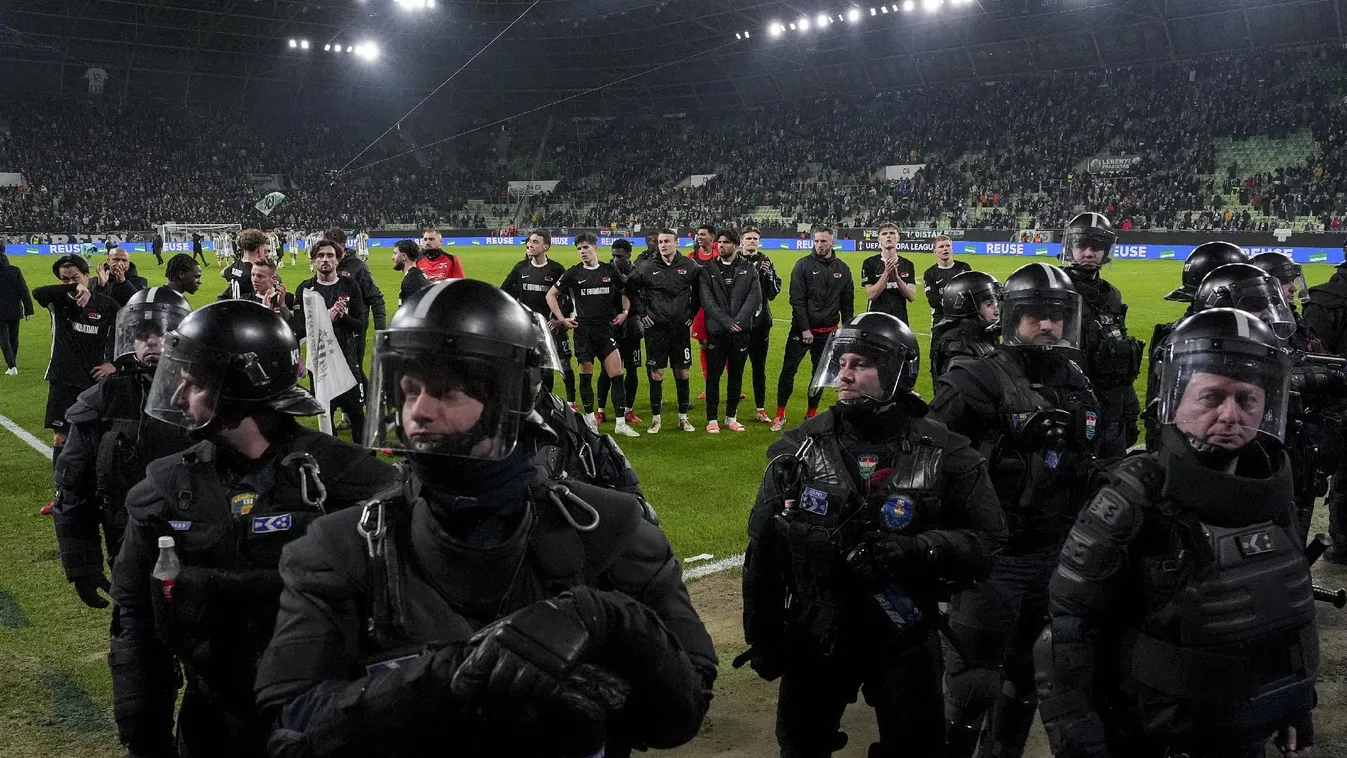 Rohamrendőrök fékezték meg az őrjöngő holland szurkolókat  + videó