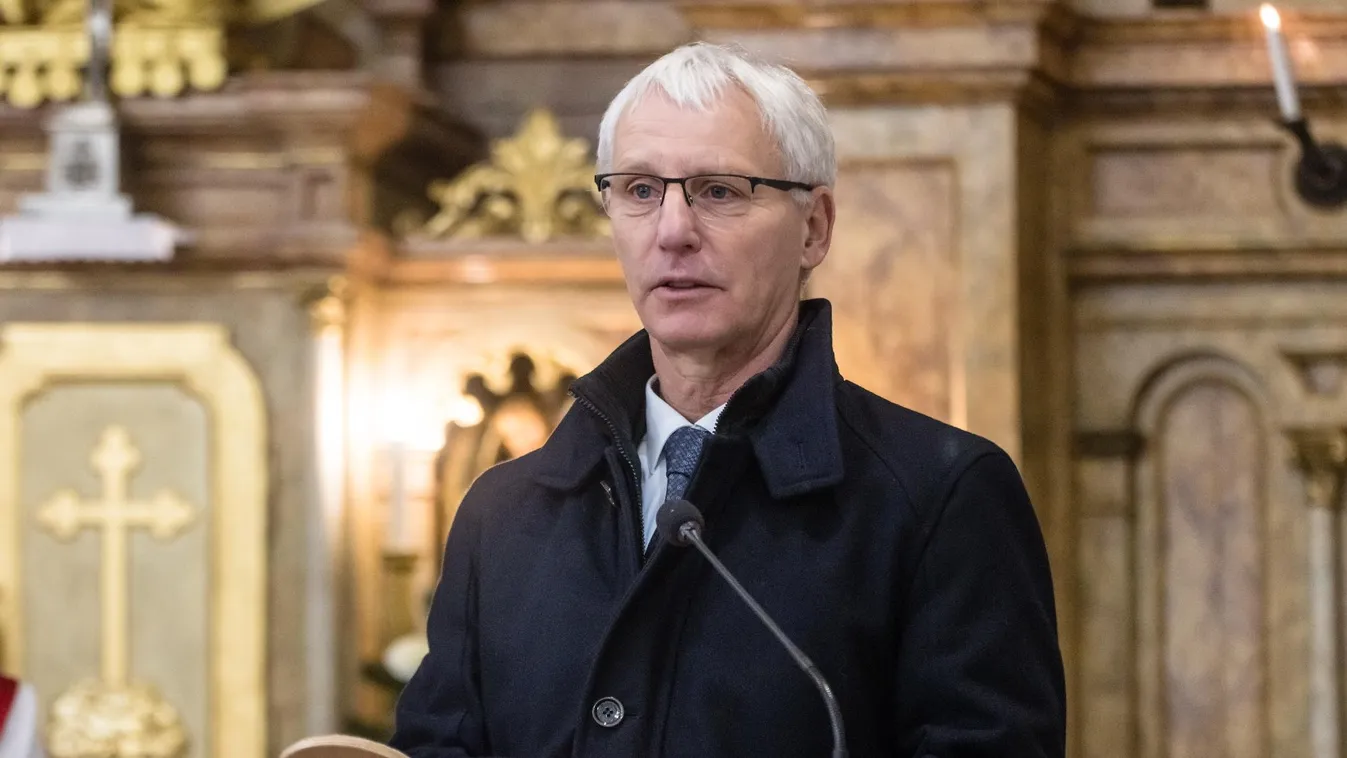 Soltész Miklós: a katolikus oktatás felelőssége a hit továbbadása is