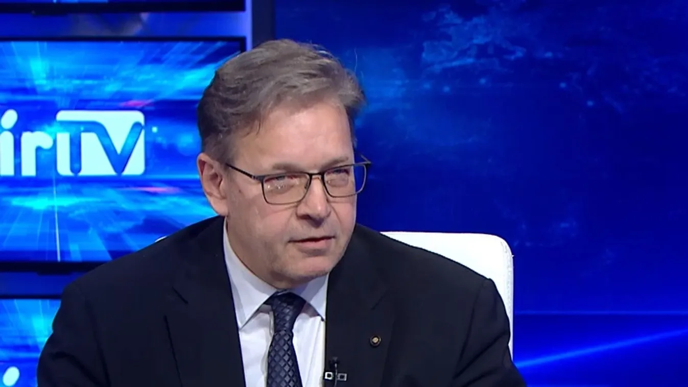 Vejkey: Az Alaptörvény módosítása kimondja az alapvető igazságot, Isten férfinak és nőnek teremtette az embert + videó