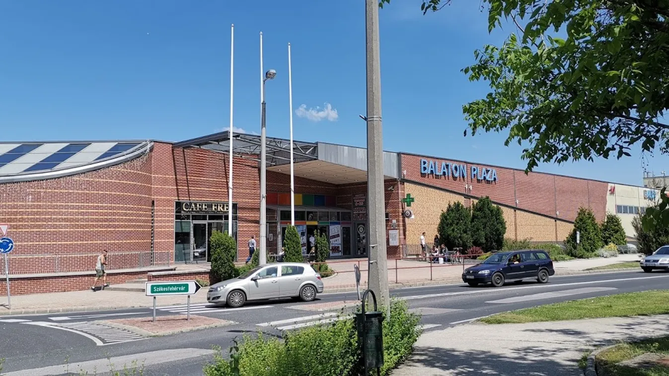 Bombariadó miatt ki kellett üríteni a veszprémi Balaton Plázát