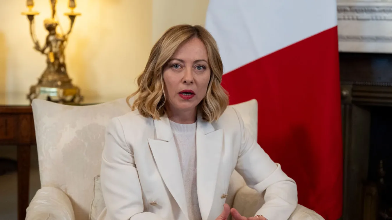 Giorgia Meloni: A védelmi kérdés nem szoríthatja háttérbe a versenyképesség sokkal jelentősebb témáját + videó