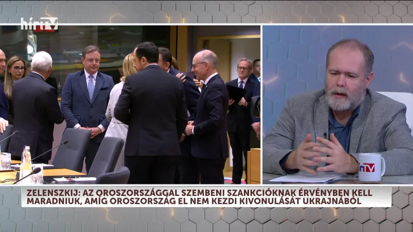 Láncreakció - Atomfegyverek fogadásához nyit meg egy francia légibázist Emmanuel Macron