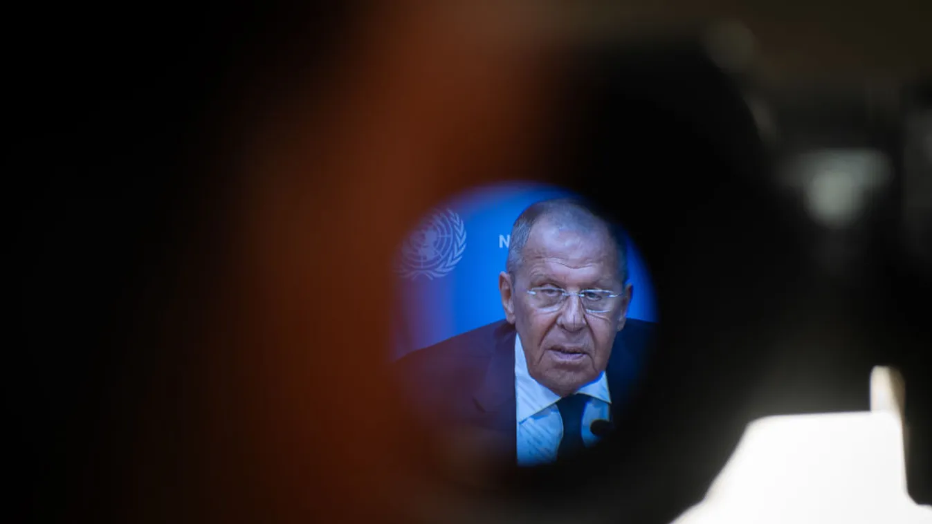 Szergej Lavrov: A nyugati szomszédok ismét szuronyokkal akarják Zelenszkijt támogatni