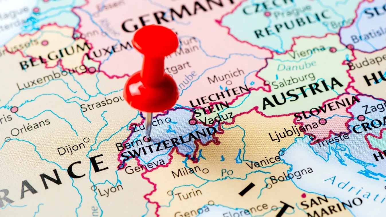 Búcsúzik a készpénztől Európa egyik leggazdagabb országa – de a népharag miatt nem törölhetik el