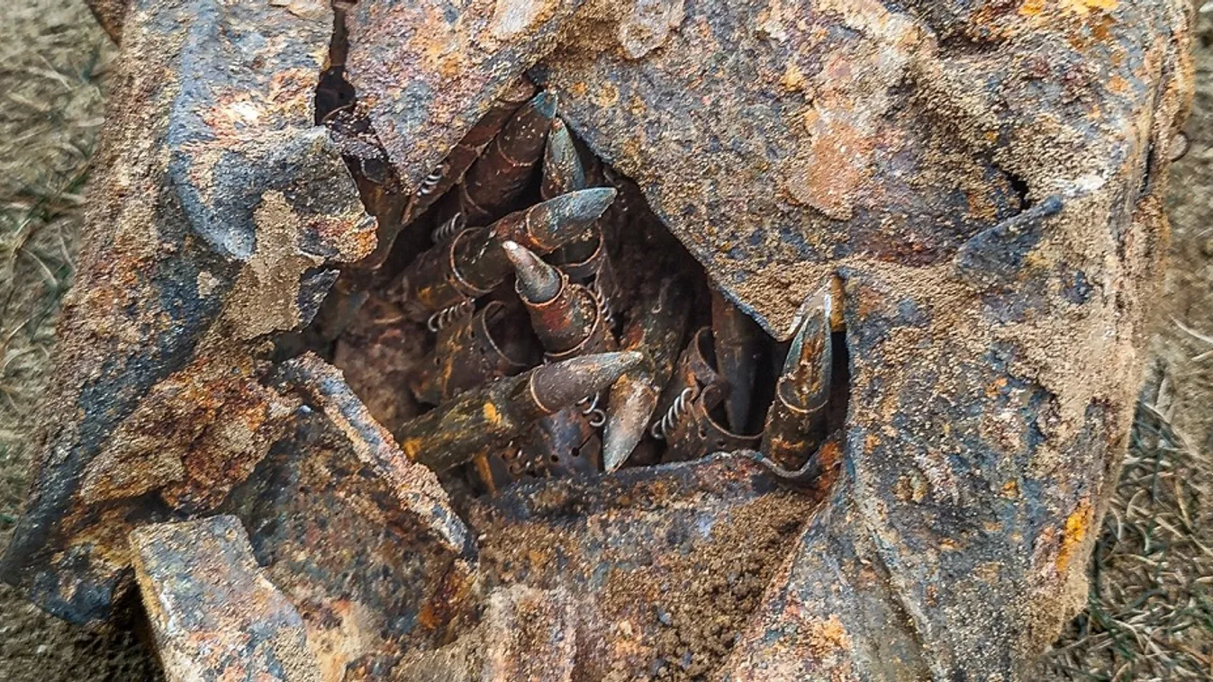 Tűzszerészek rohantak második világháborús fegyverek miatt egy gödöllői gimnáziumhoz