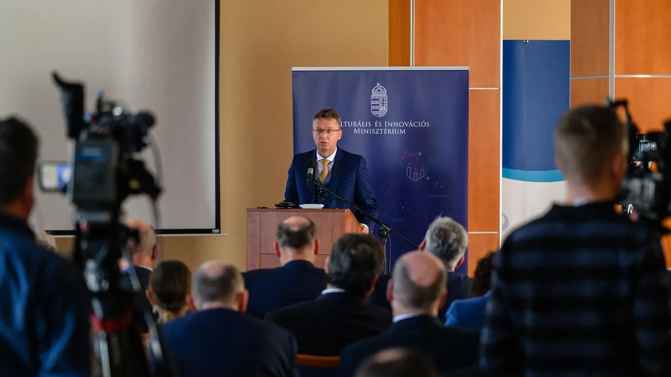 Hankó Balázs: Európát a normalitást képviselő erők tudják megmenteni