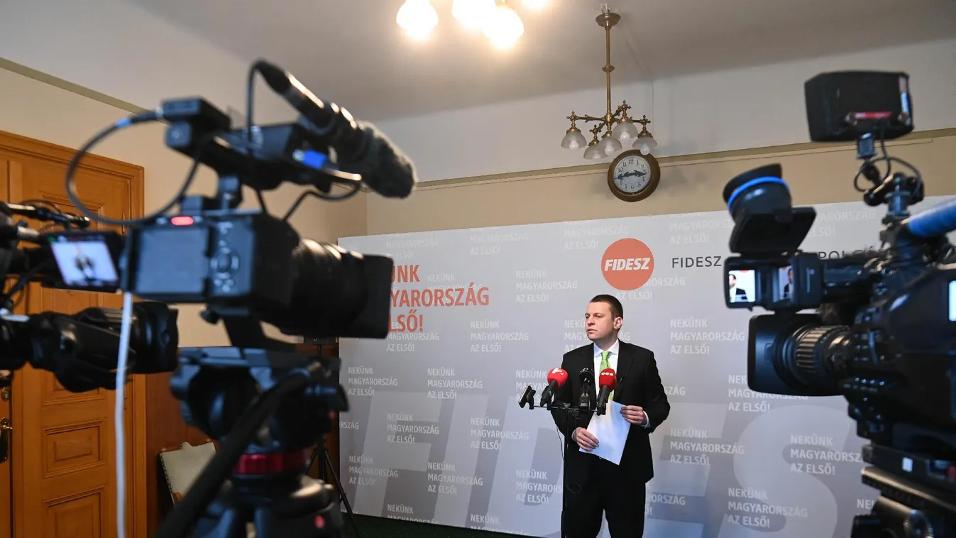 Menczer Tamás: Mondjuk el mi is a véleményünket, és találkozzunk az országjárás során!