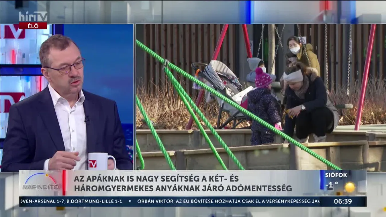 Az apáknak is nagy segítség a két- és háromgyermekes anyáknak járó adómentesség