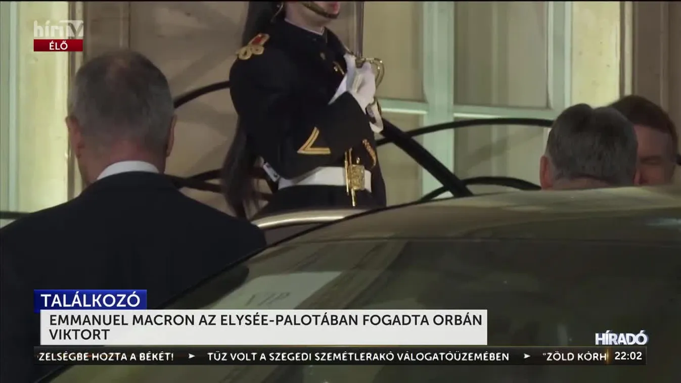 Orbán Viktor Macron elnökkel tárgyal