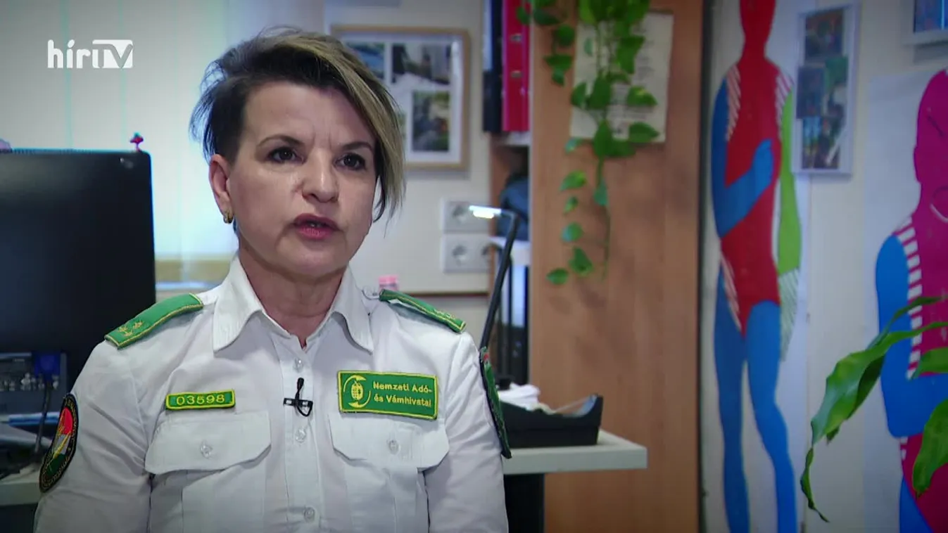 Riasztás - Kerítésen keresztül repkedtek a dohánnyal töltött zsákok a szomszéd portájára