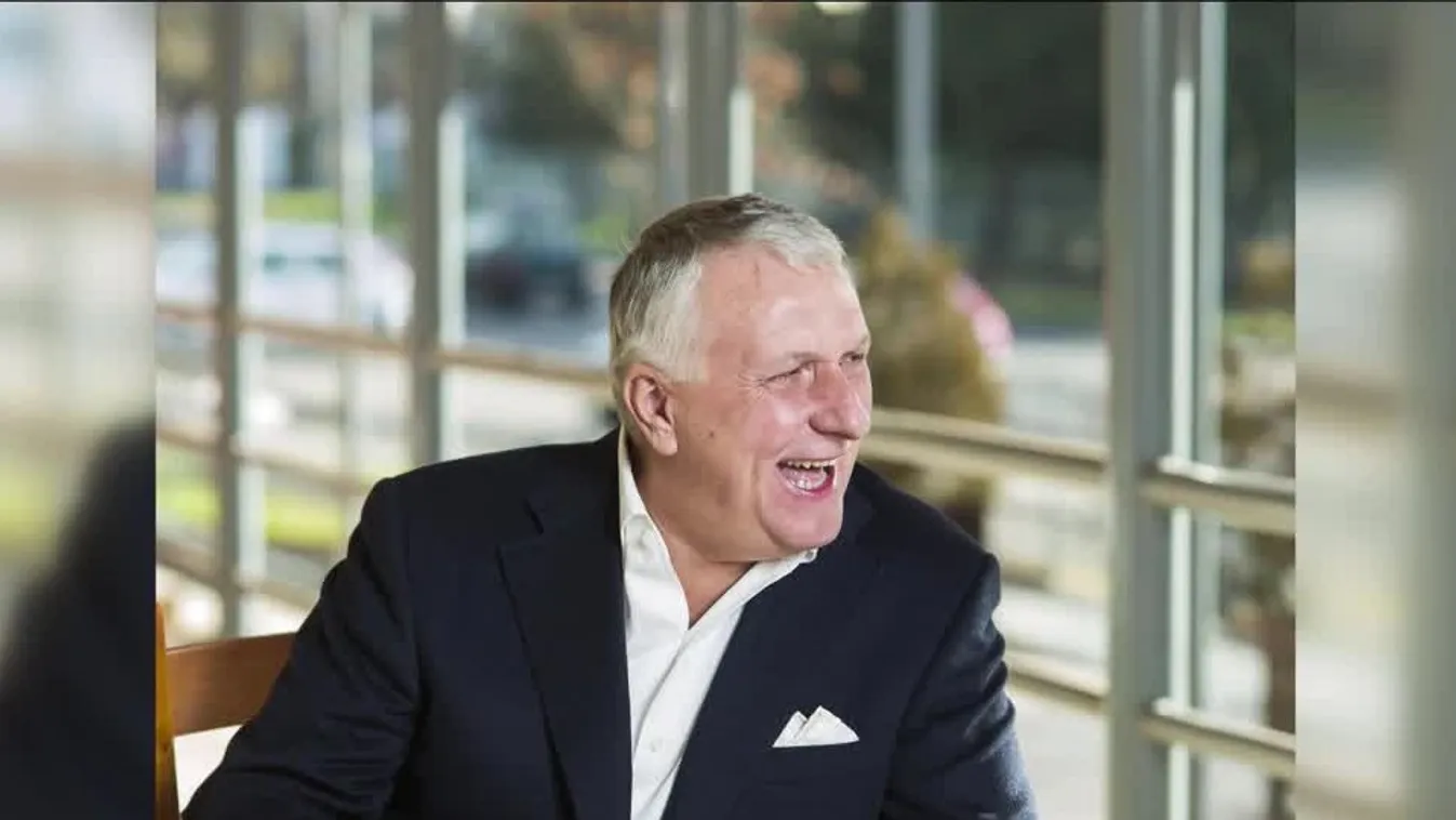 Bige László napok óta nem válaszol arra a kérdésre, hogy támogatja-e anyagilag a TISZA Pártot + videó