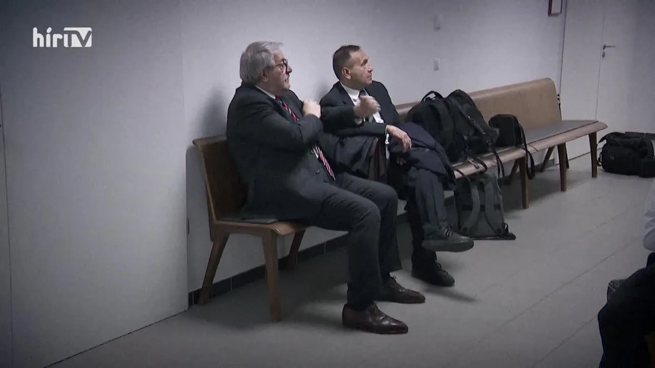 Riasztás - Portik megint kirúgta ügyvédjét + videó