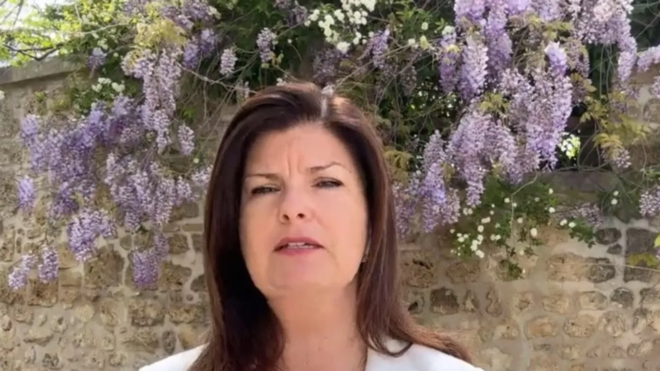 Egész Olaszország gyászolja az elhunyt pápát + videó