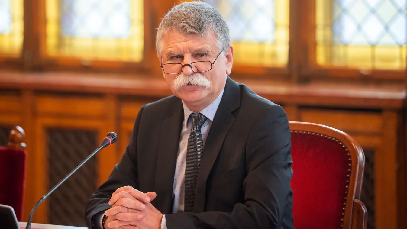 Egyiptomba utazik Kövér László