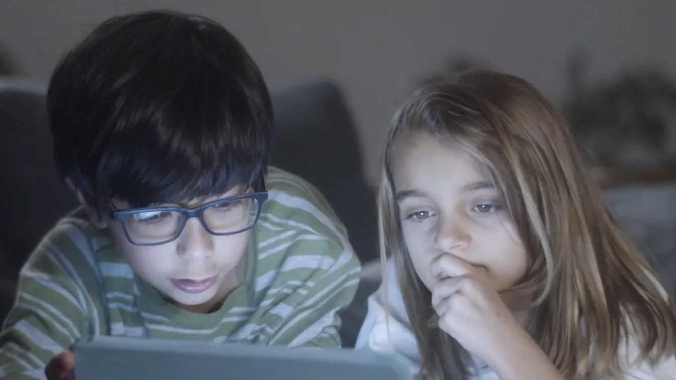 Radar – Gyerekek a digitális játszótéren – ki védi őket?  + videó