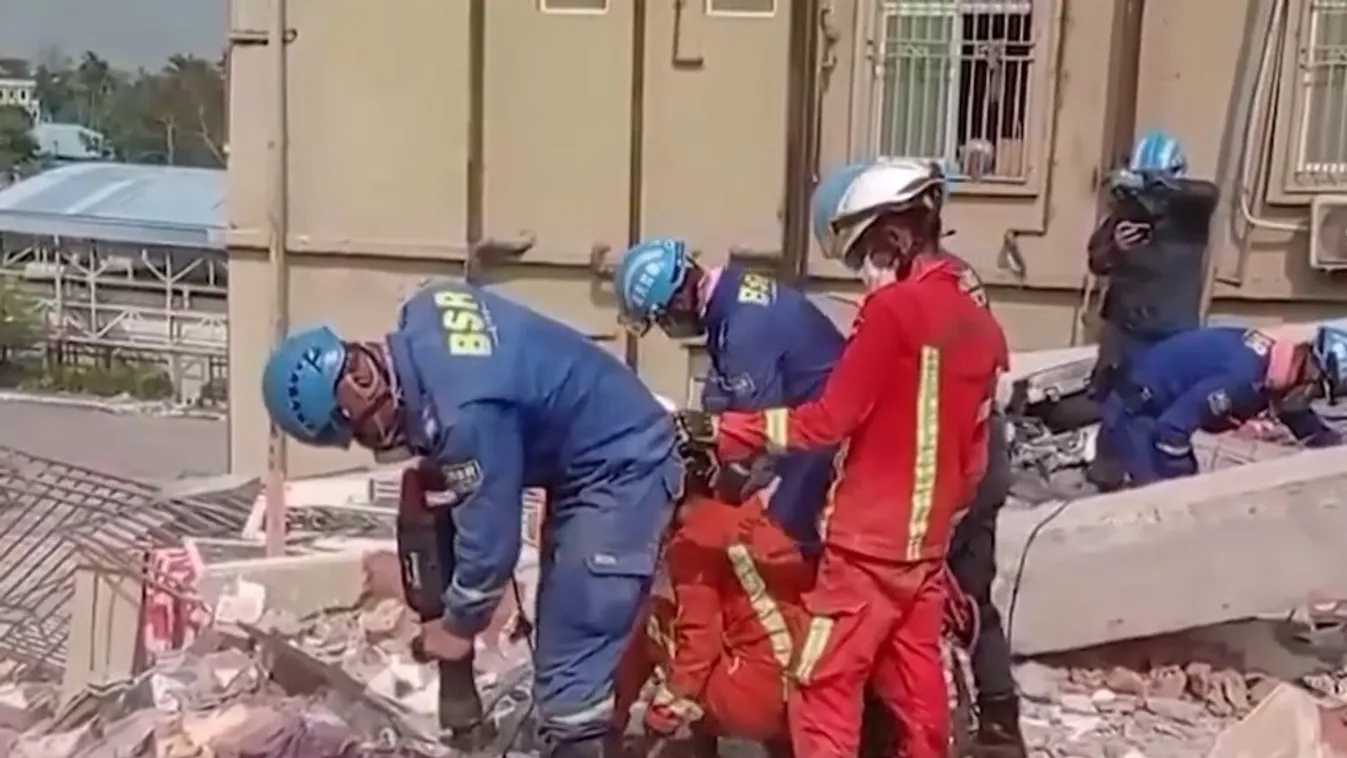 Már több mint háromezer áldozatot találtak meg a földrengés sújtotta országban + videó