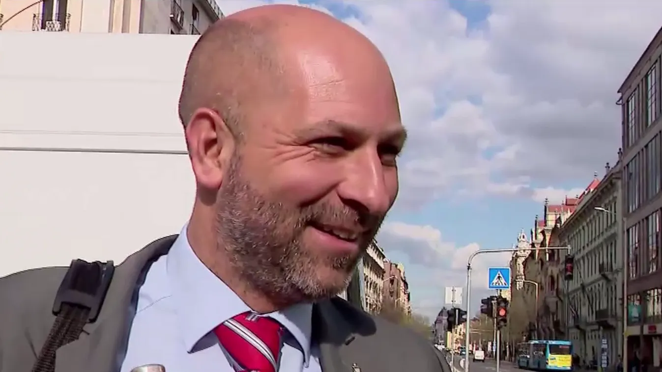 A botránypolitikus Szabó Bálint megint a Dunába ugrott + videó