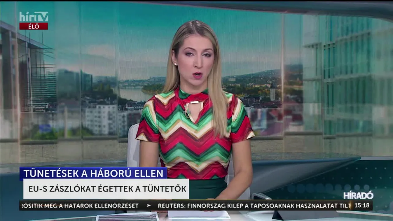 EU-S ZÁSZLÓKAT ÉGETTEK A TÜNTETŐK