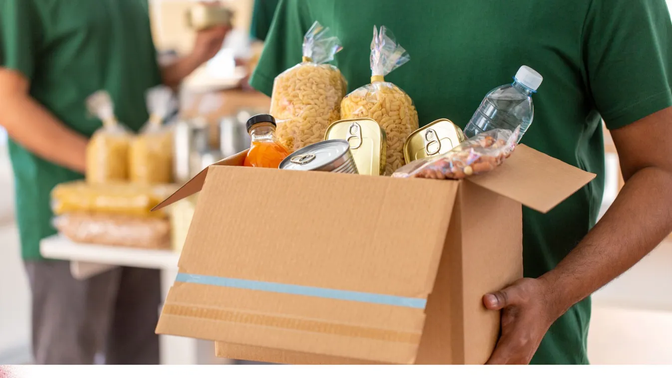 Több mint 13 tonna adomány gyűlt össze a NOE és a CBA közös húsvéti akcióján