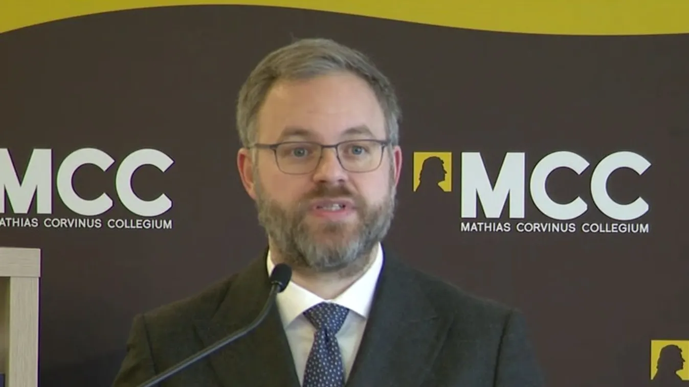 A miniszterelnök politikai igazgatója szerint kedvező Magyarország politikai helyzete Európában  + videó