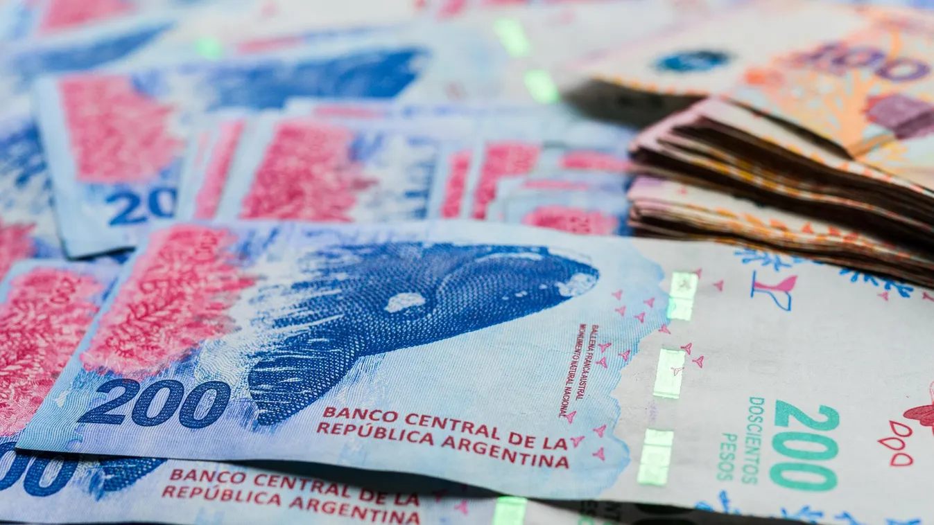 Az IMF legnagyobb adósának számító ország lazít a szigorú devizakorlátokon