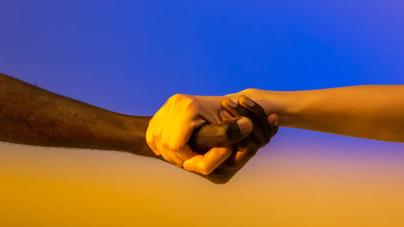 Ukrajna úgy fizetne barátainak, hogy fegyvereket tesztel az orosz katonákon